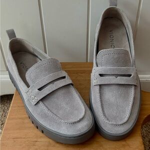 Vionic Uptown Gray Suede Loafers Flats Travel Arch Support Size 7